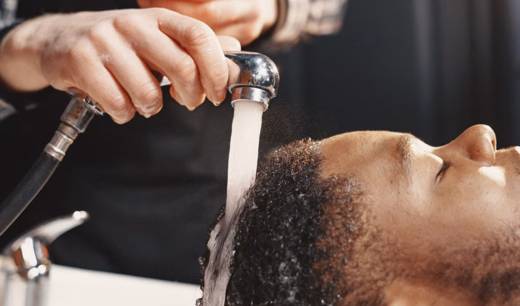 Les 5 meilleurs shampooings pour la barbe qui nettoient, adoucissent et hydratent
