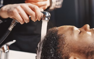 Les 5 meilleurs shampooings pour la barbe qui nettoient, adoucissent et hydratent