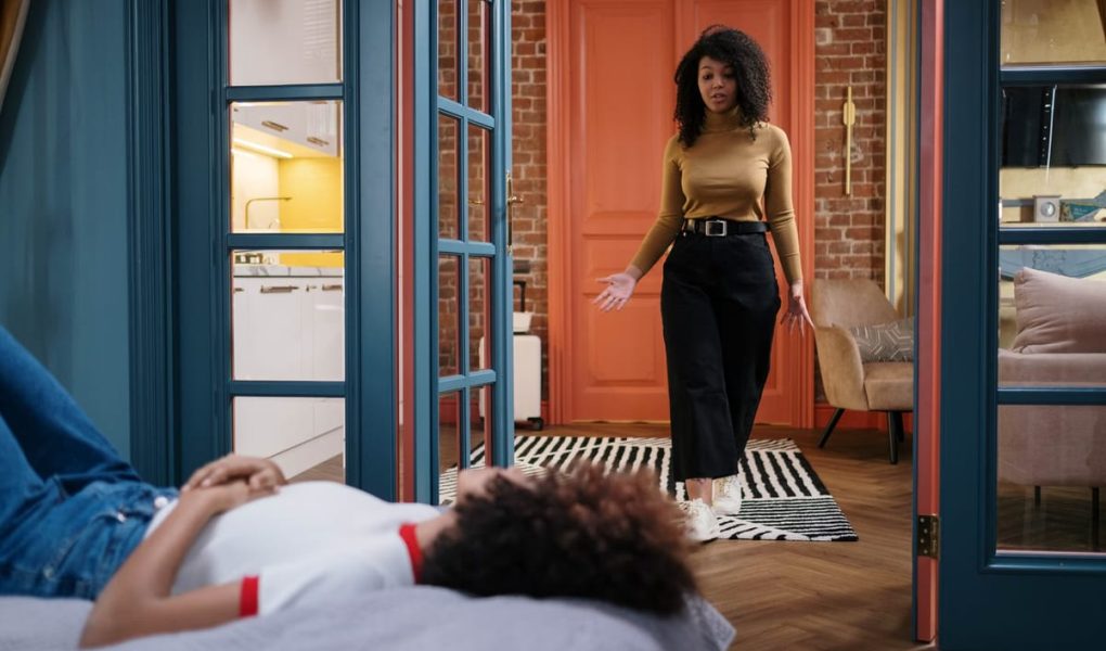 Comment parler à n’importe qui : 3 astuces qui marchent