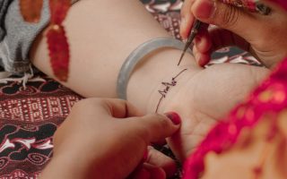 Tatouage éphémère : l'art accessible qui révolutionne les loisirs créatifs